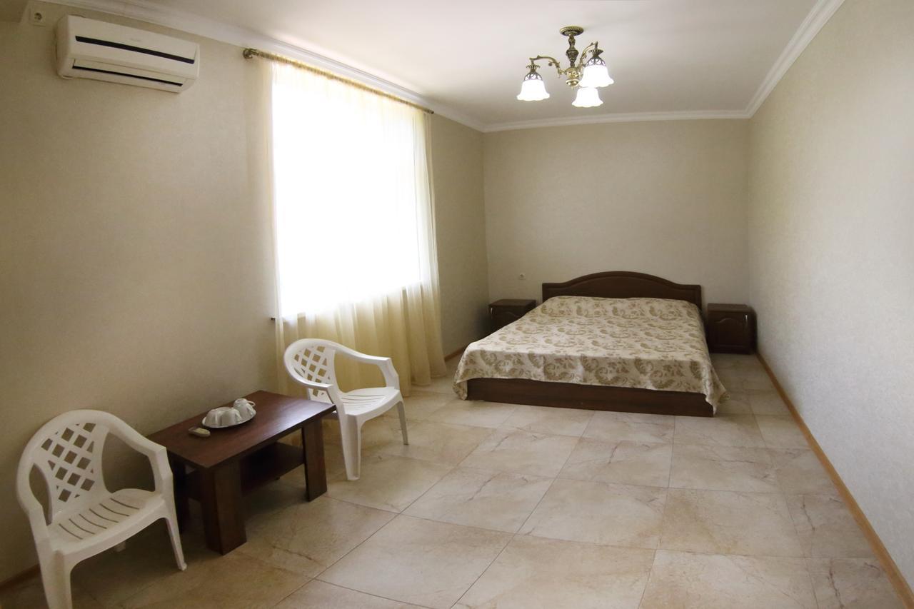 Hotel Kiparis Pizunda Luaran gambar