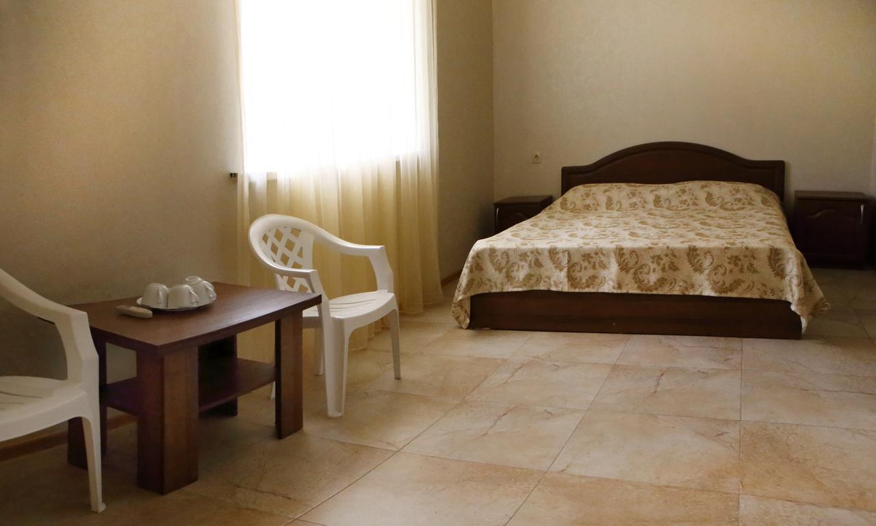 Hotel Kiparis Pizunda Luaran gambar